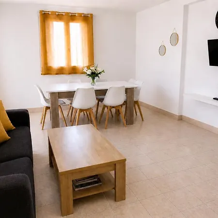 A La Decoration Originale 3 Lits Clim 2 Balcons Proche Centre Et Commerces Appartement